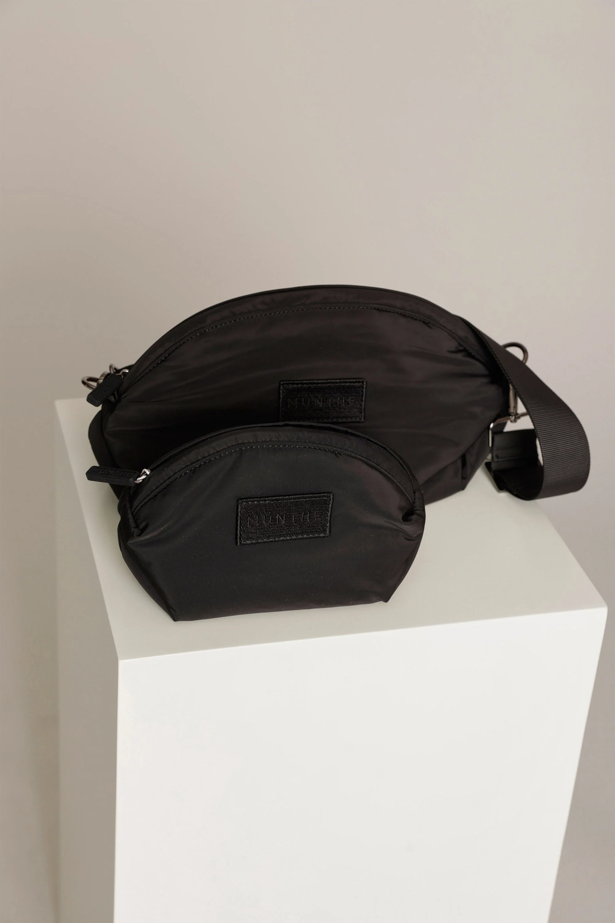 AMBERI - BLACK - Image 4
