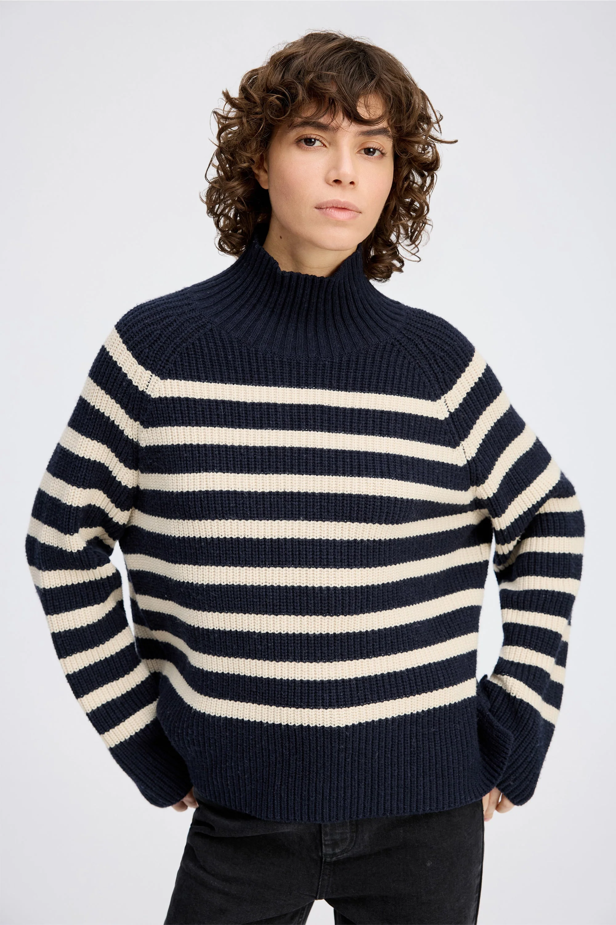 ARISSA - NAVY - Image 3
