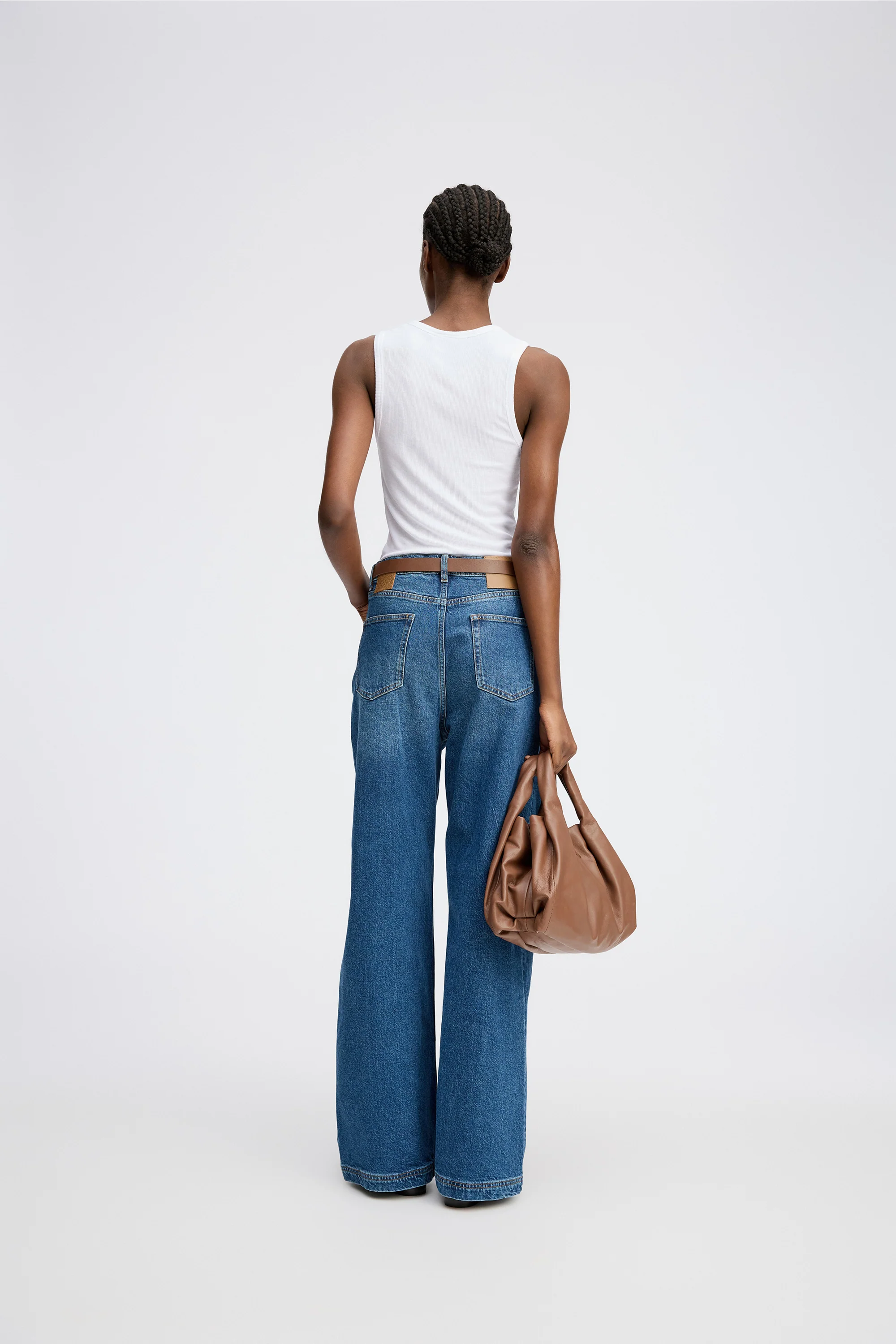 BOMA - WHITE - Image 4