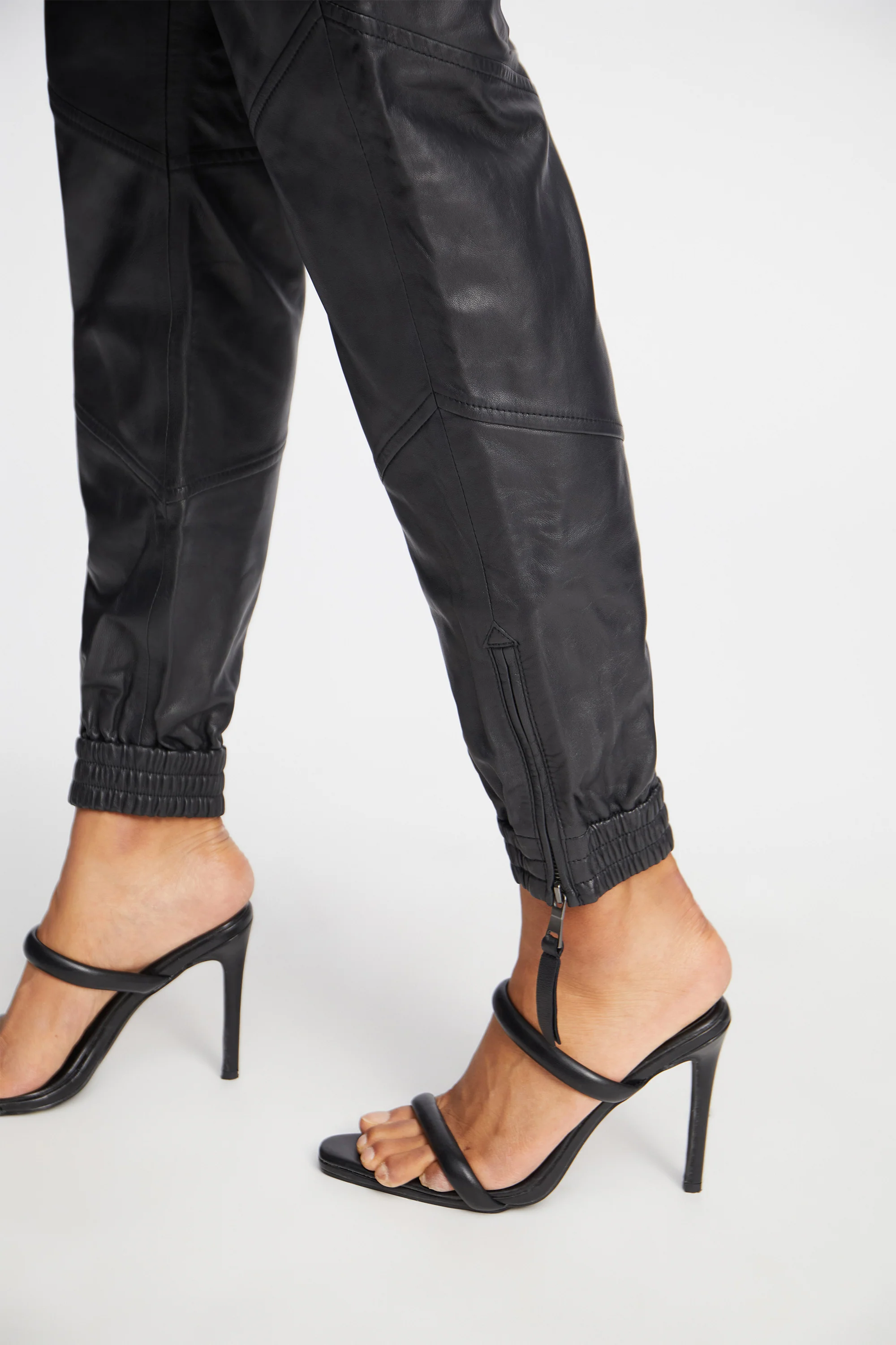 DEMI - BLACK - Image 4