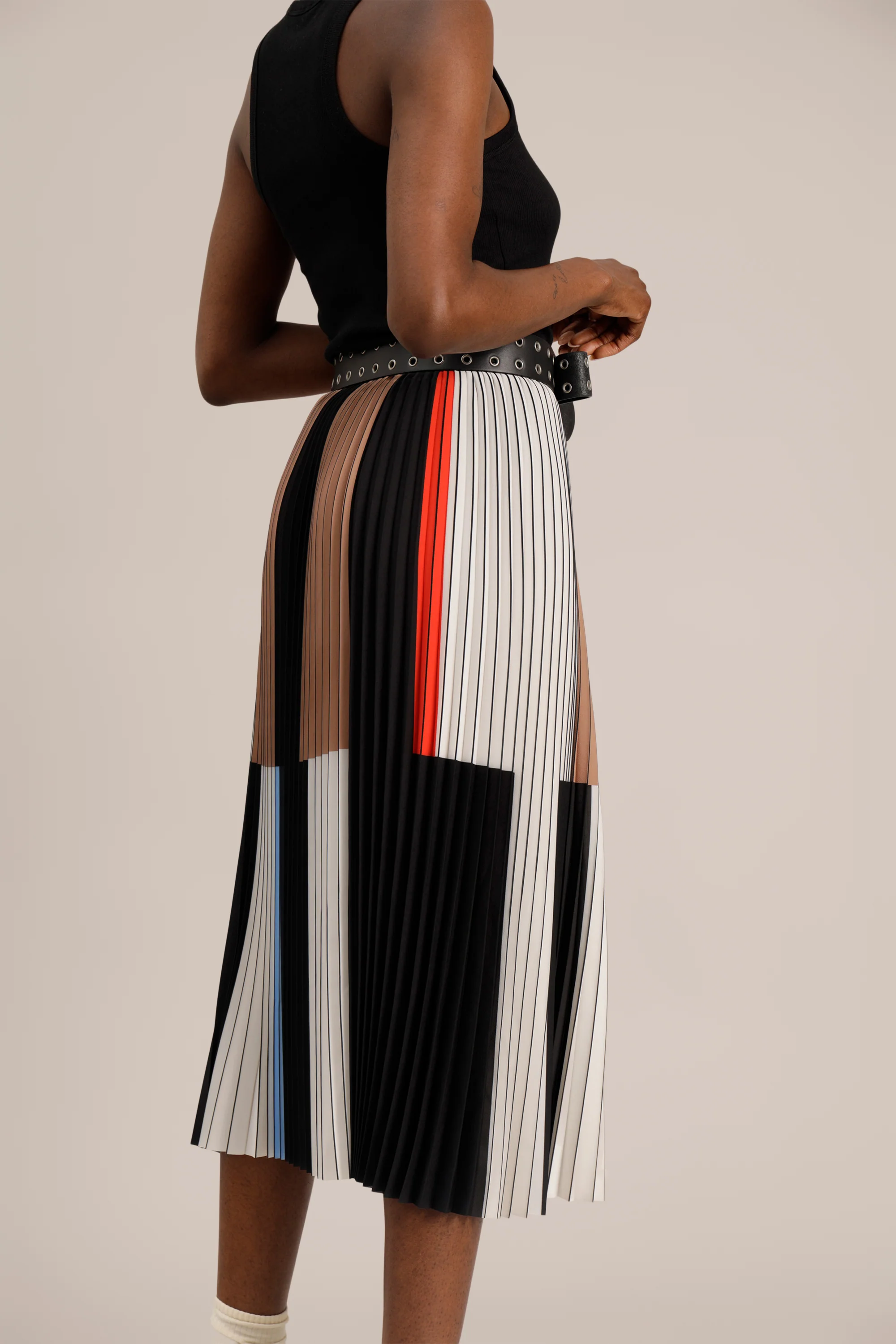 JUSTINCA - BLACK - Image 5