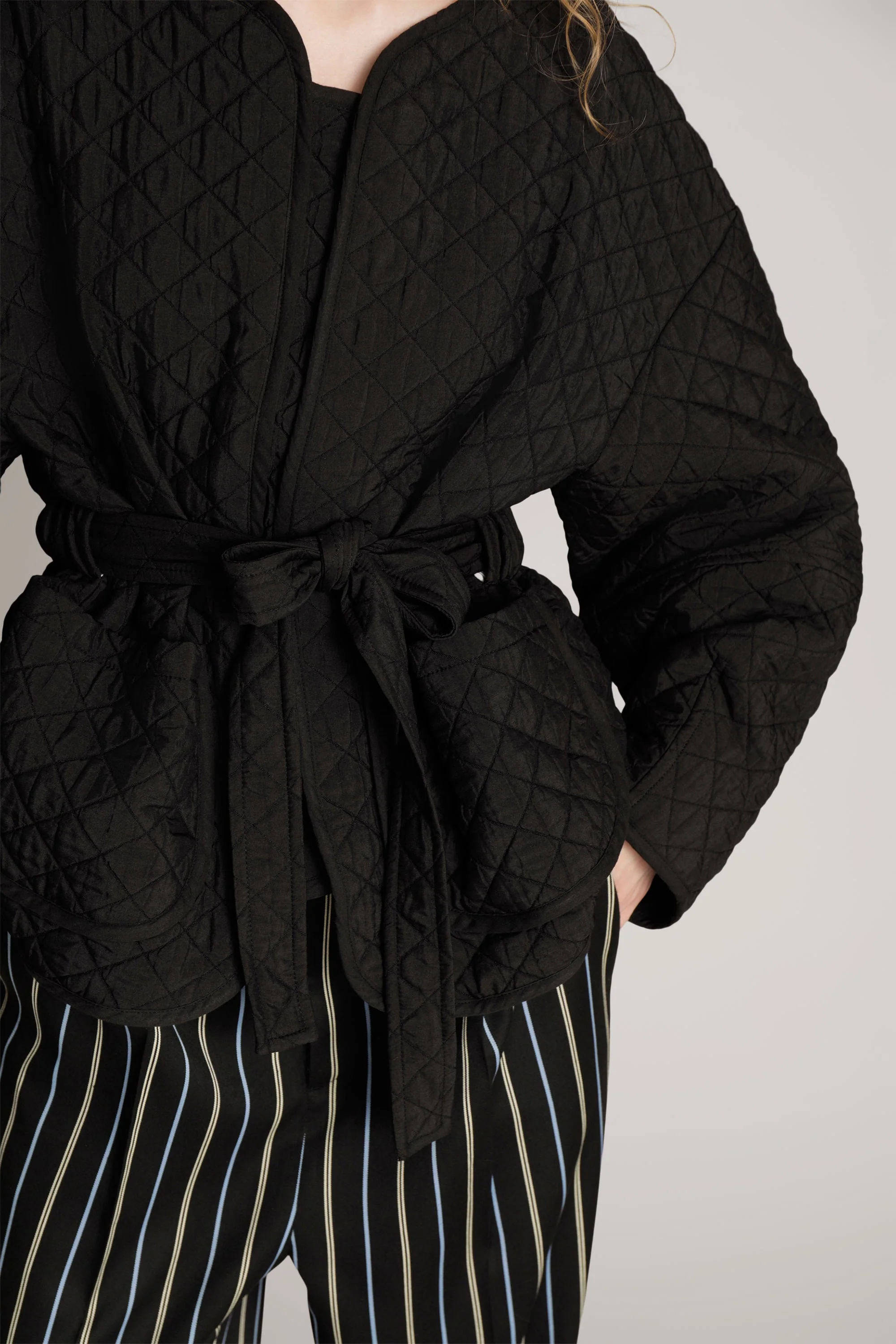 MENEDIG - BLACK - Image 3