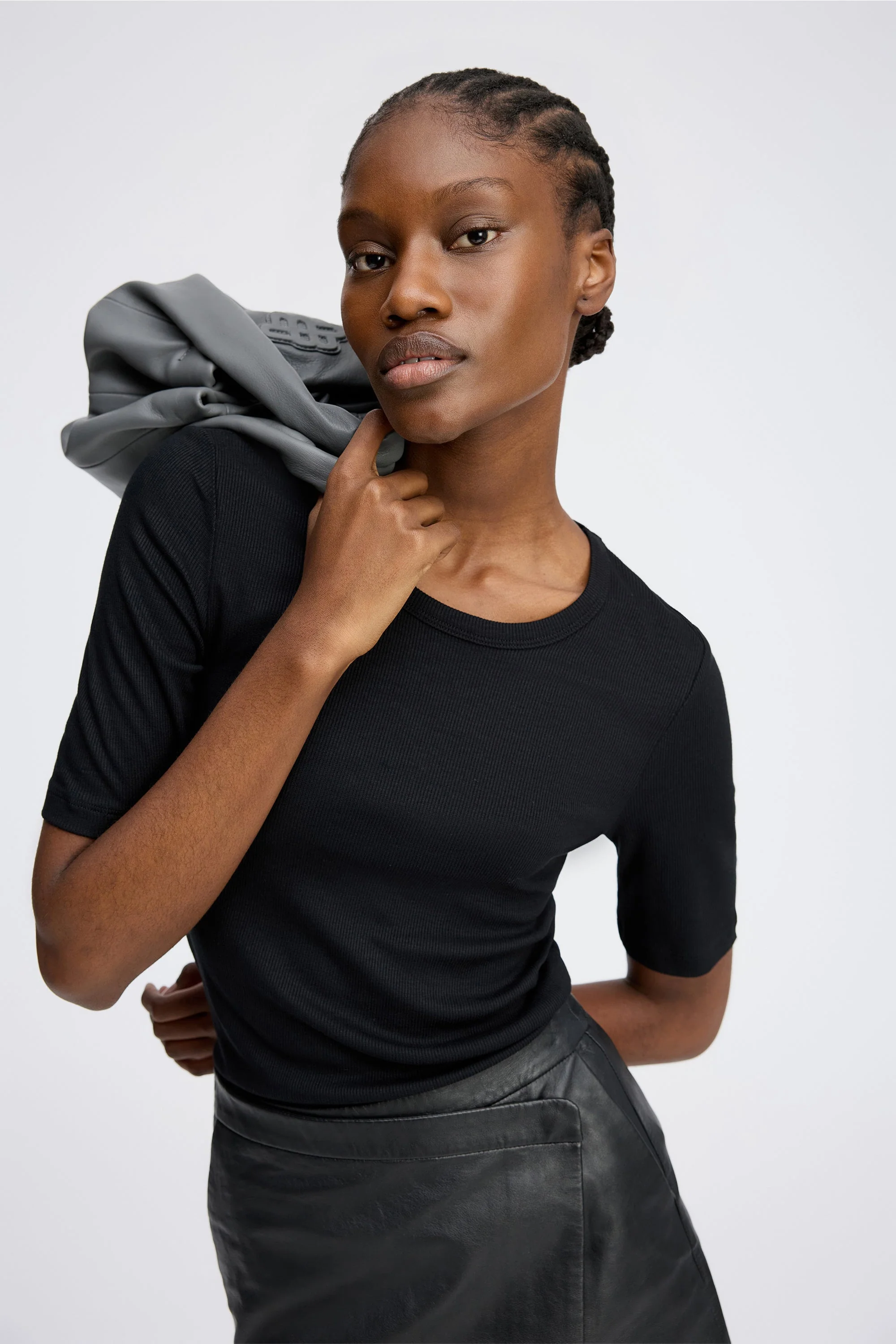 MUTULA - BLACK - Image 5
