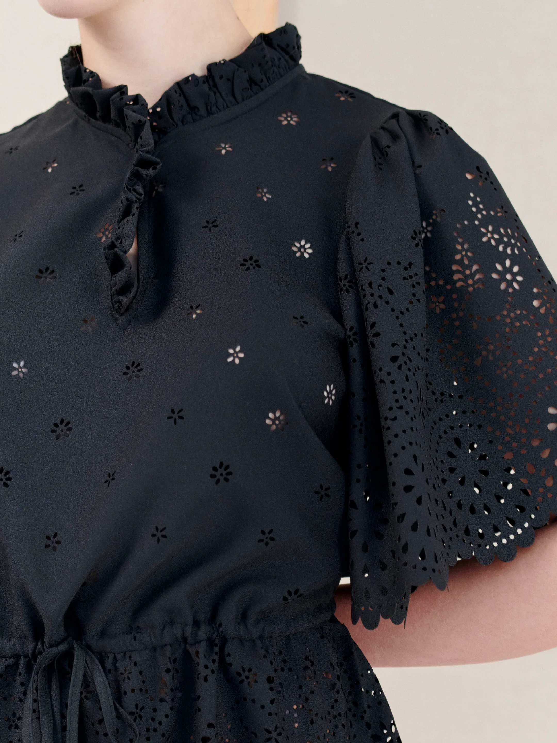 NETARA - BLACK - Image 4