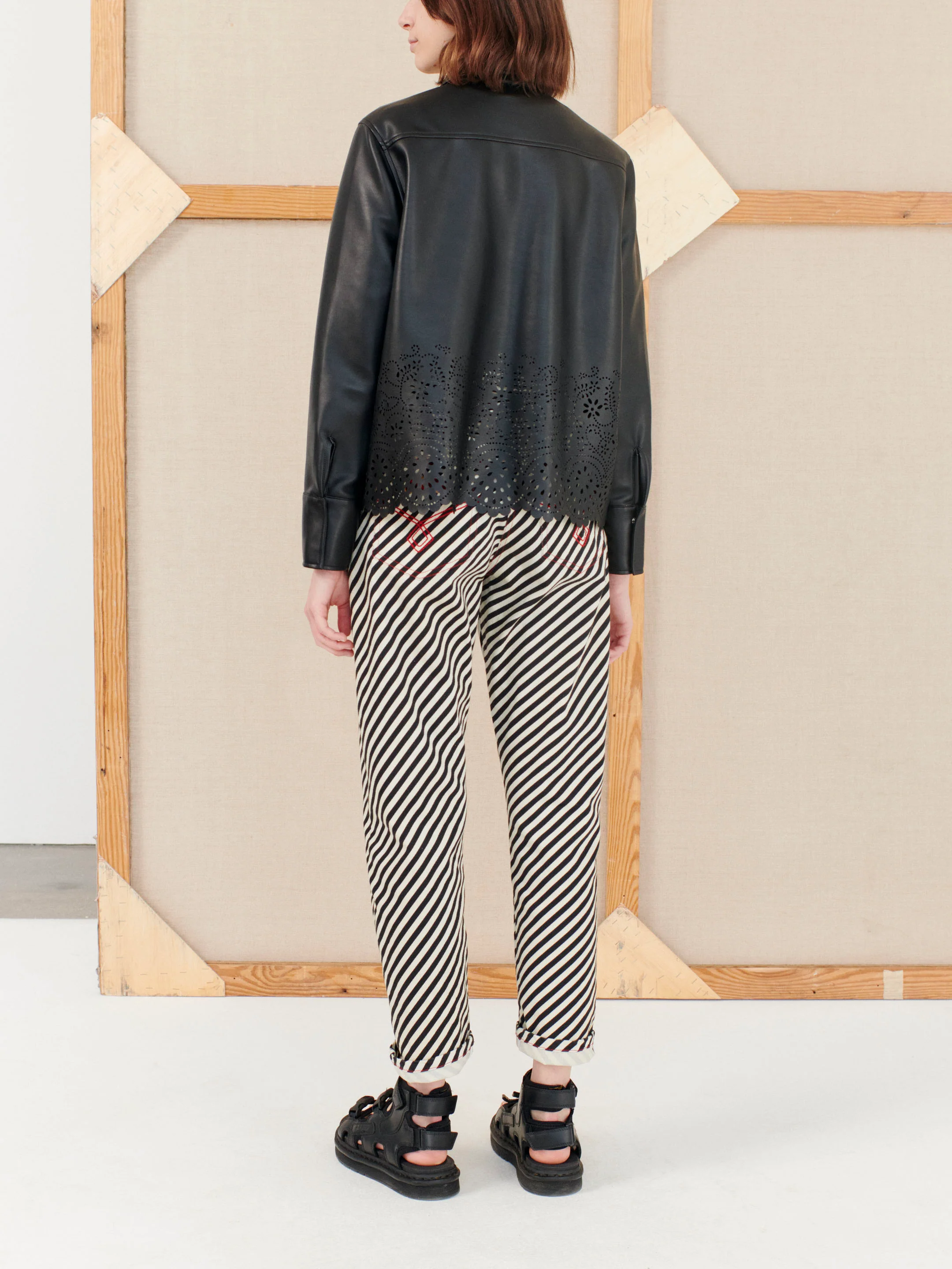 NIK - BLACK - Image 3