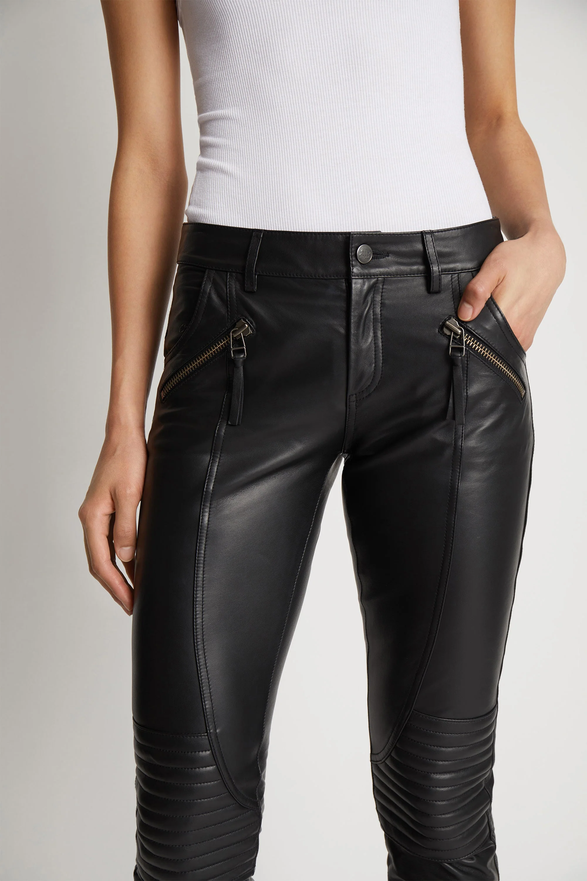 SAGGIE - BLACK - Image 2