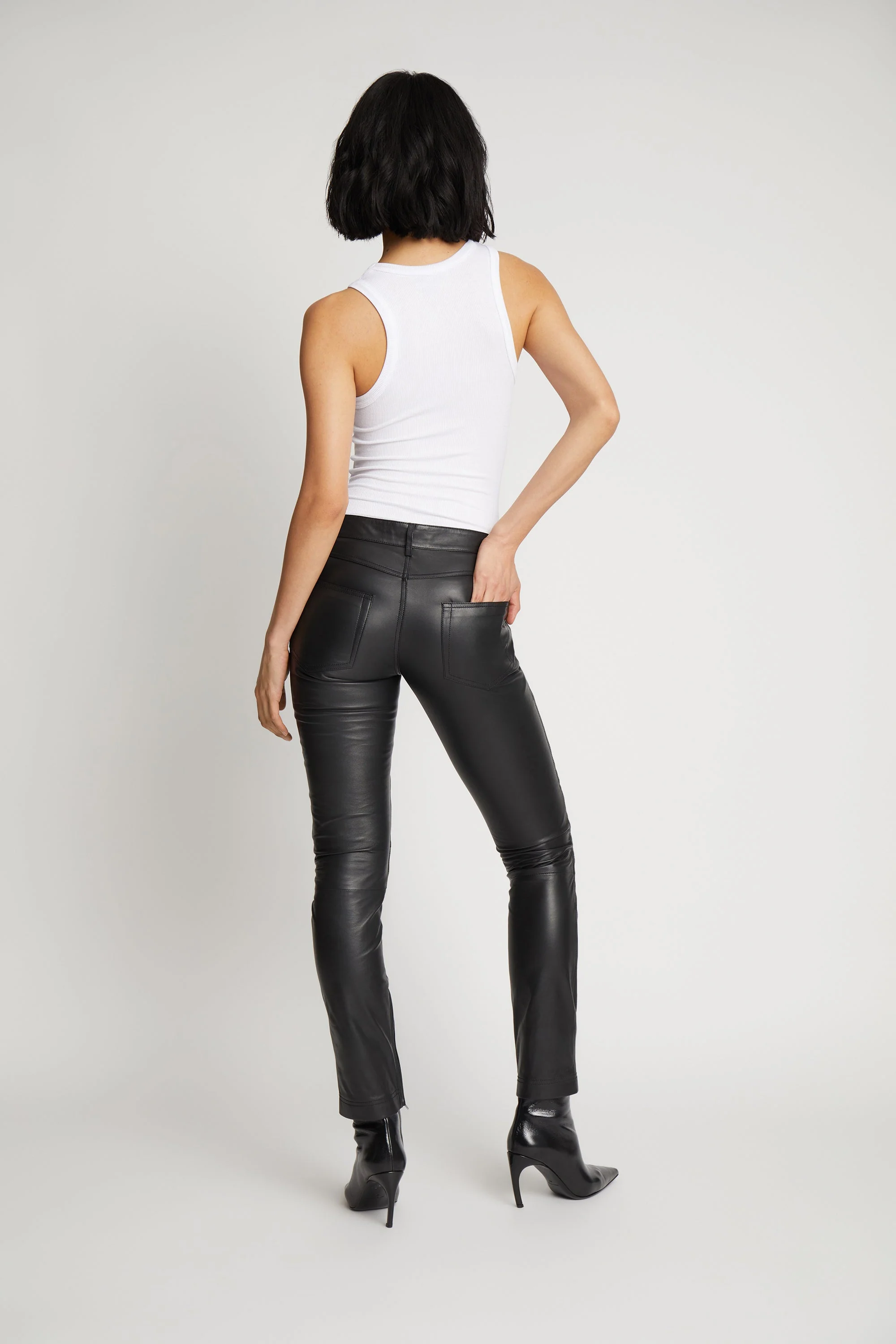 SAGGIE - BLACK - Image 5