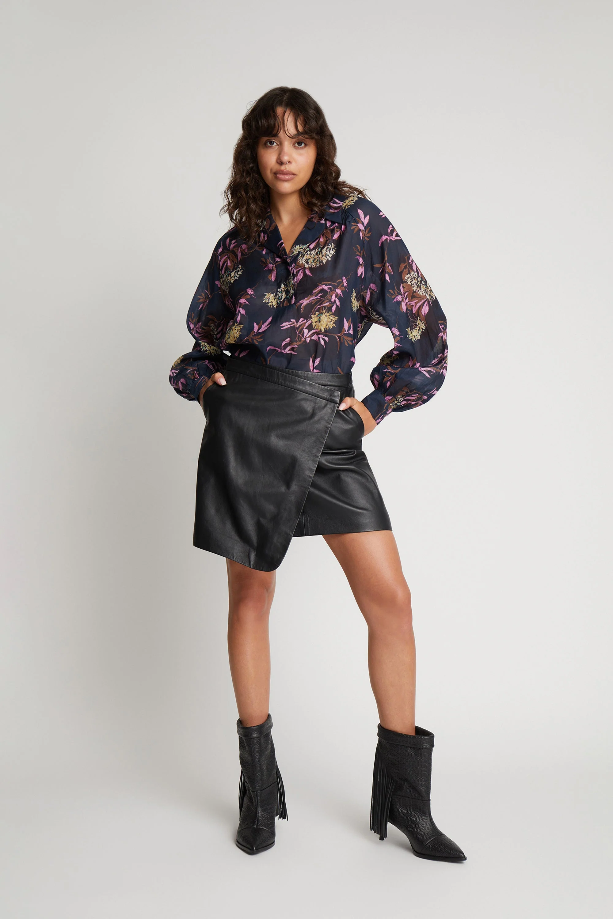 SUSANI - NAVY