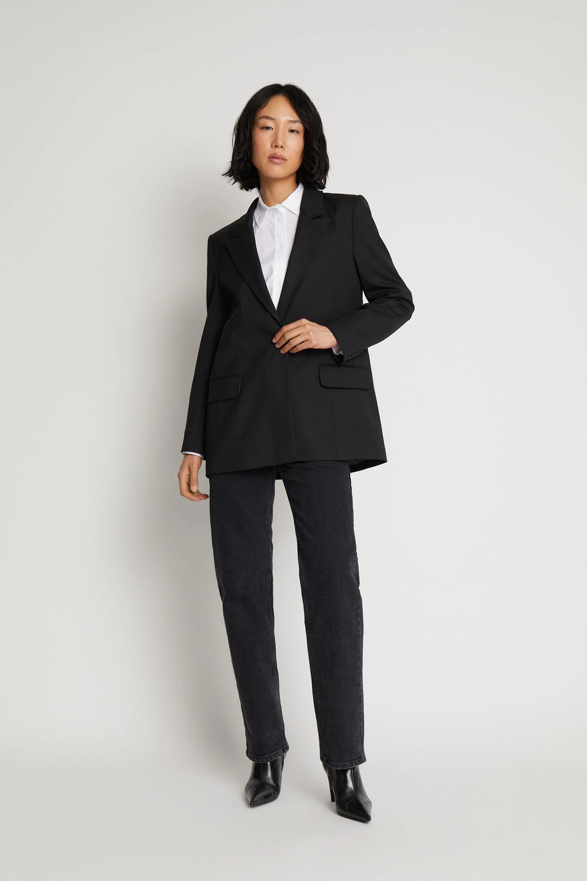 SUSSIMA - BLACK - Image 4