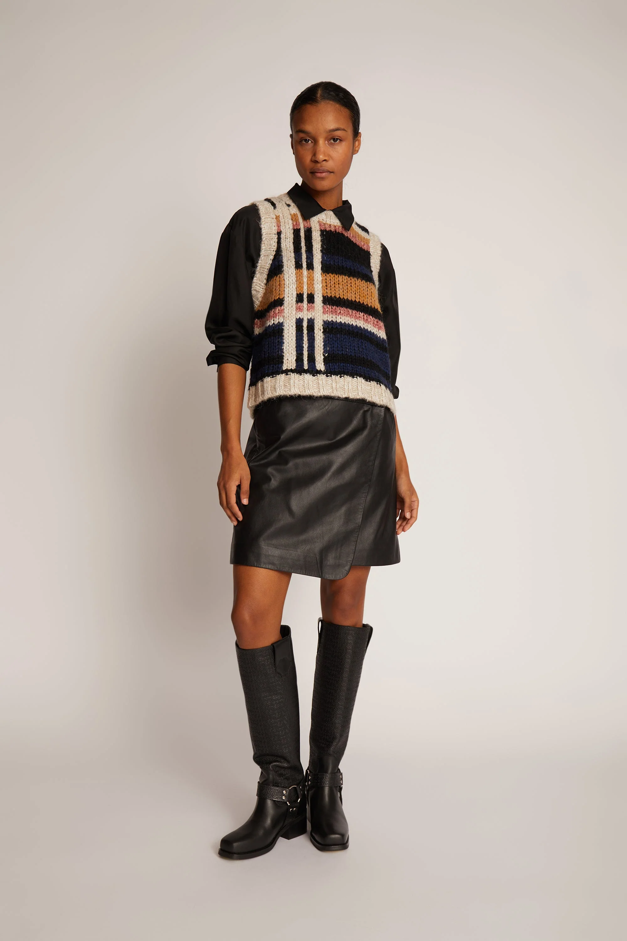 TAHUMA - BLACK - Image 3